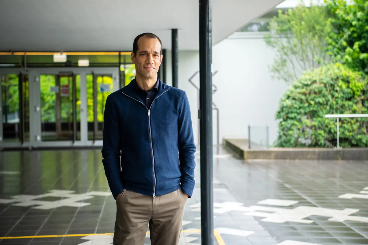 Nur wenige Schüler sind am 10.6.2020 an der Kantonsschule Zürcher Oberland anzutreffen. Interview mit Rektor Dr. Aleksandar Popov.